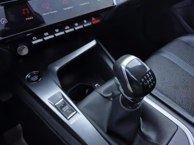 Peugeot 308 iii bluehdi 130 allure pack — photo 31