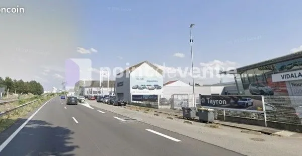Local commercial 536 m²