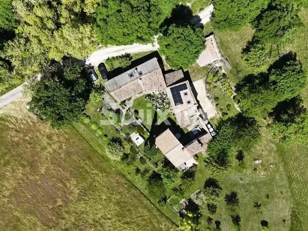 Propriété 10 pièces 295 m²