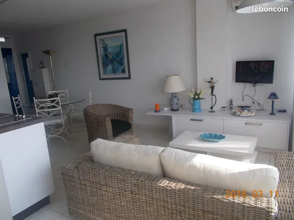 MITOYEN AVEC THALASSOTHERAPIE 40m2 avec vraie chambre +cabine octobre à mai