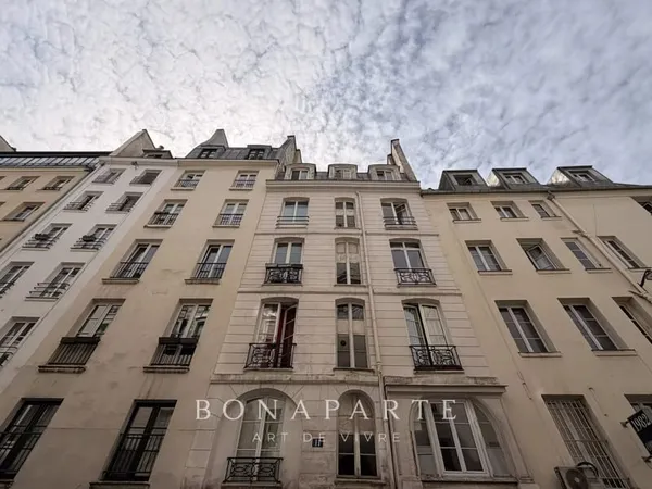 PARIS 2e — STUDIO CŒUR DU QUARTIER MONTORGUEIL/BONNE NOUVELLE