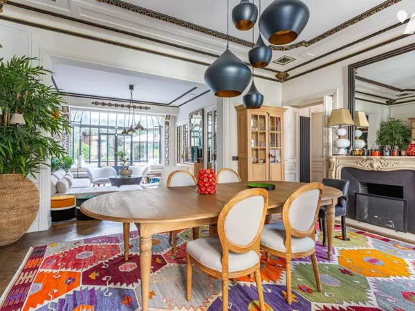 Maison 8 pièces 272 m²