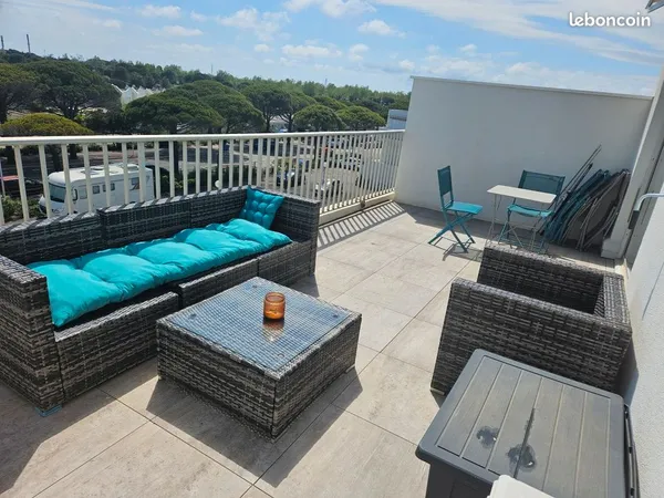 Studio meublée grande terrasse