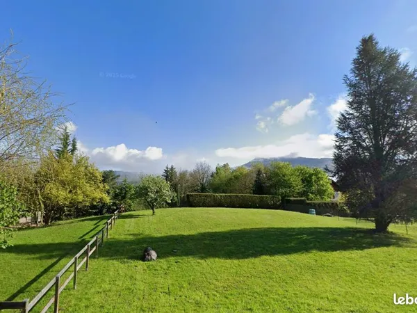 Terrain à bâtir de 846 m² à CERCIER (74)