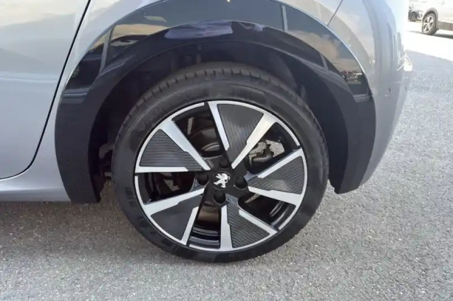 Peugeot 208 electrique 50 kwh 136ch — photo 10