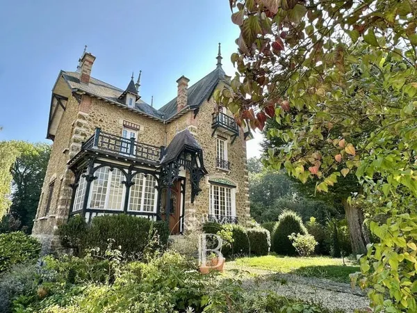 Maison 9 pièces 213 m²