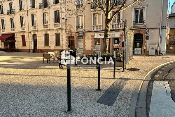 Local 2 pièces 65 m²