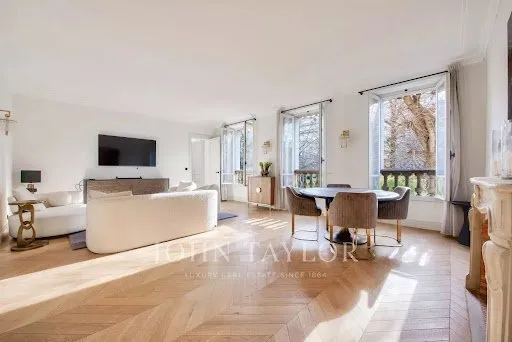 Appartement 5 pièces 144 m²