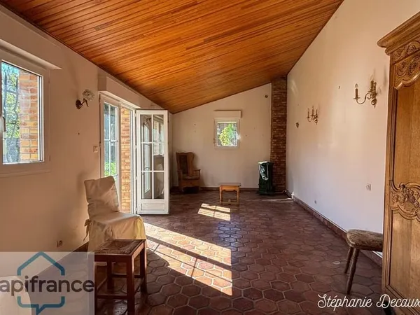 FOURMIES CENTRE-VILLE  Maison semi-plain-pied - 4 chambres - Jardin et dépendances