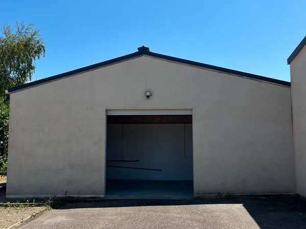 Dépôt / Stockage 45m² avec point d'eau - Marly