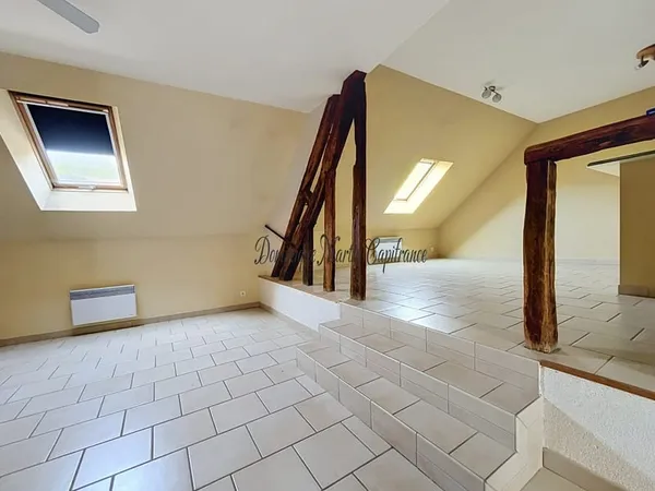 Immeuble à vendre LA CHARTRE-SUR-LE-LOIR (72)MMEUBLE DE RAPPORT - COMMERCE + 2 APPARTEMENTS