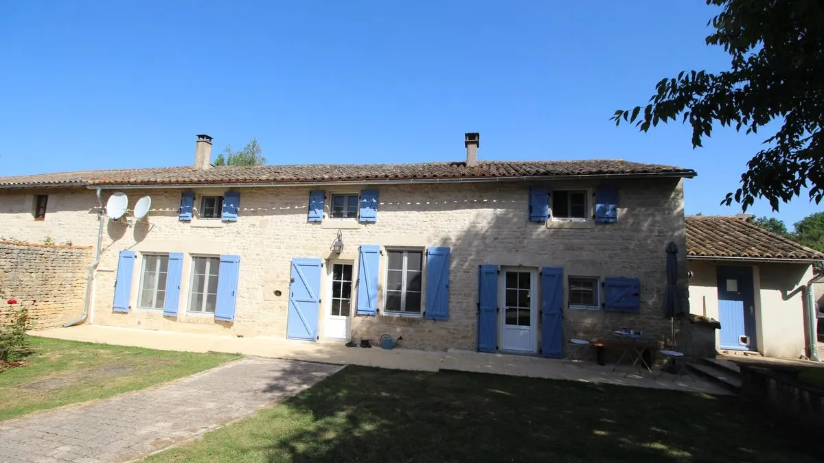 Photo 1