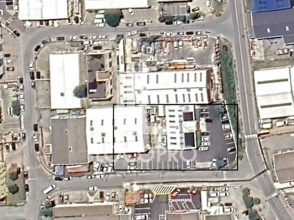 Local d'activité 800 m²