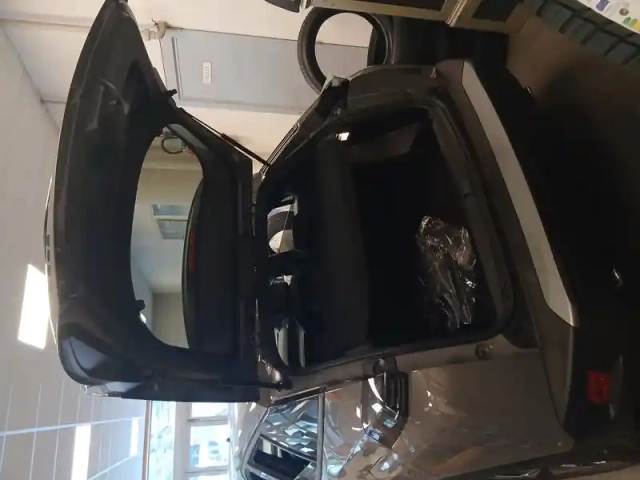Peugeot 2008 hybrid 145 e-dcs6 — photo 17
