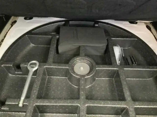 Jeep Renegade 1.6 i e.torq evo s&amp;s 110 ch brooklyn edition — photo 27