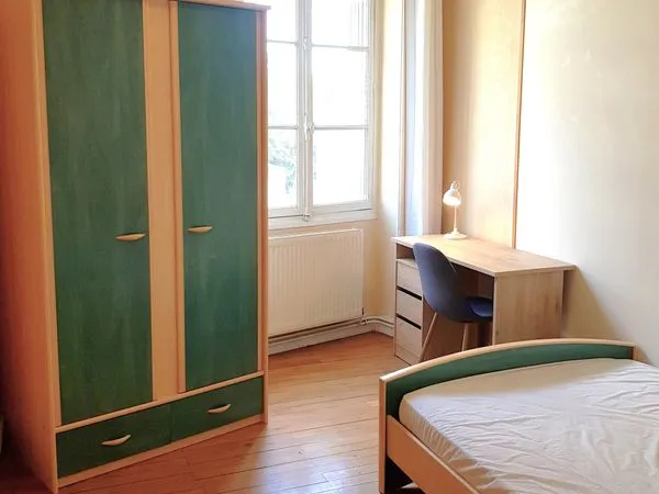 Chambre meublée centre-ville