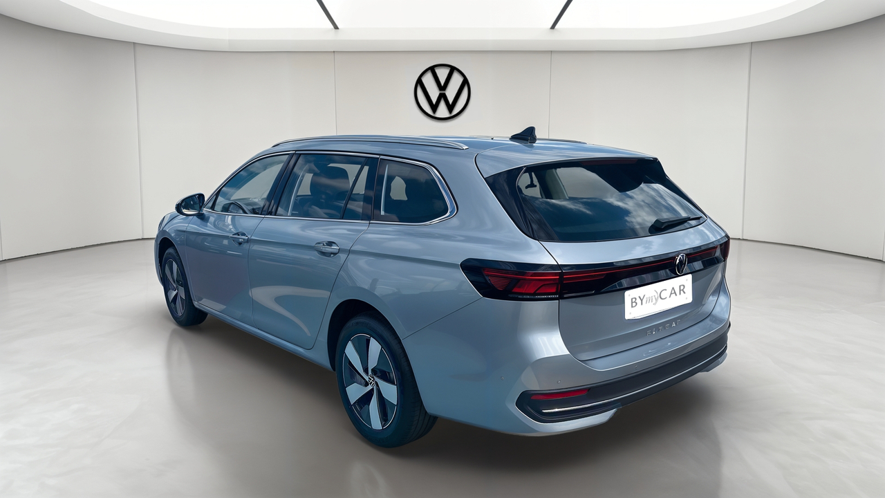 Volkswagen Passat 2.0 TDI EVO SCR 150 DSG7 — photo 3