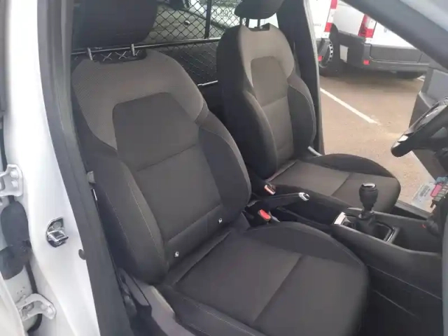 Renault Clio societe blue dci 85 — photo 9
