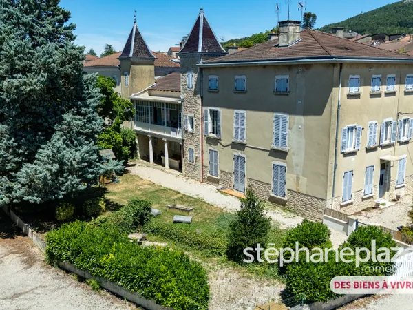 Appartement T4 Ceyzeriat 107 m2, jardin commun, cave et garage