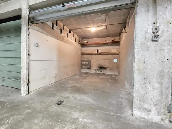 Centre ville- Garage proche mairie