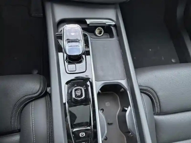 Volvo Xc60 t6 hybride rechargeable 350ch ultra style dark geartronic 8 awd — photo 9