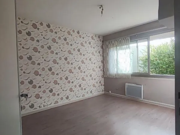 Local 12 m² BRETTEVILLE SUR ODON