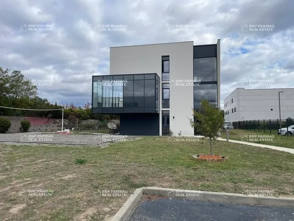 Bureaux 197 m²