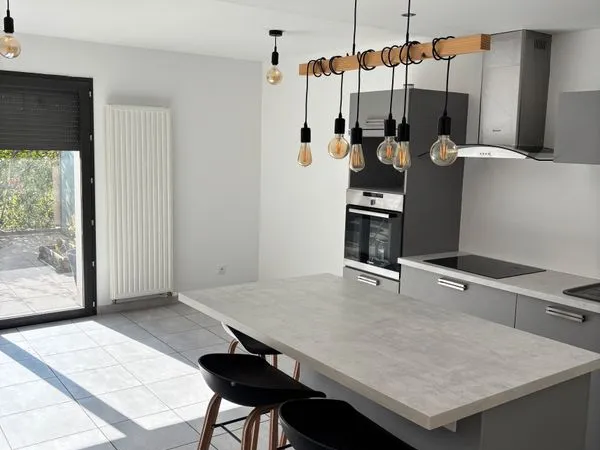 À LOUER - Charmant T2 avec terrasse de 30 m² - Saint-Paul-en-Jarez