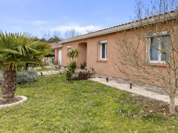 Maison T4 de plain-pied avec jardin et garage