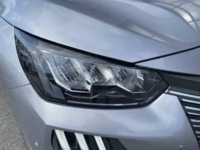 Peugeot 208 electrique 156 ch 54 kwh — photo 12