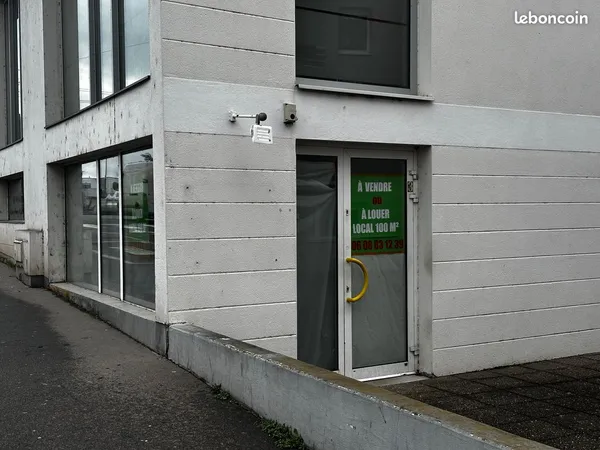 Commerce Location Saint-Max  97m² 1000€