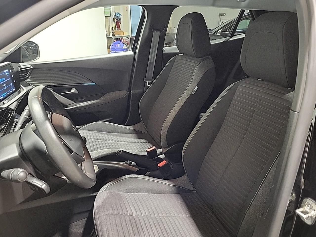 Peugeot 2008 puretech 100 s&s bvm6 style — photo 10