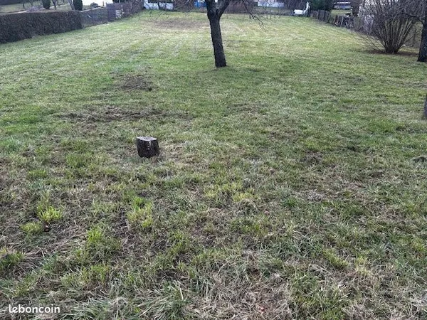 Terrain 1302 m² Cusset