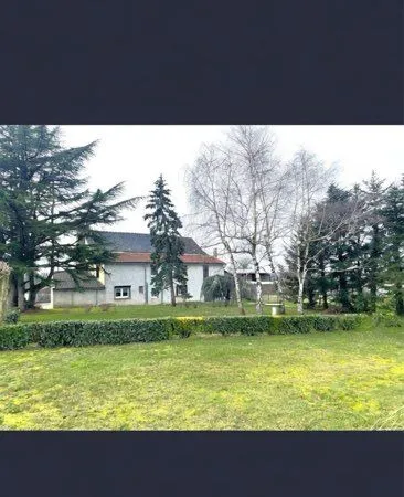 Maison + corps de ferme terrain 2,2 hectares