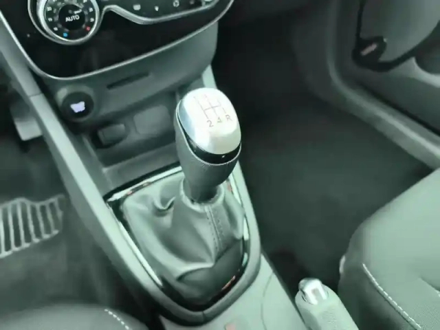 Renault Clio dci 90 e6c limited — photo 24