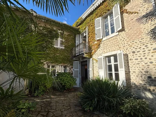 Maison 6 pièces 260 m²