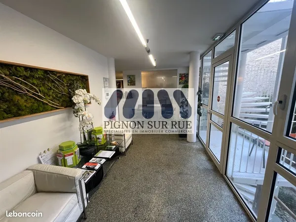 Bureaux 93 m² PARIS