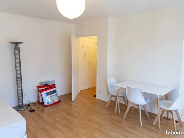 Studio meublé toutes charges comprises