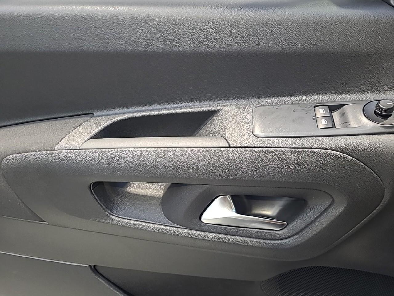 Citroën Berlingo e-berlingo taille xl 136 ch 54 kwh 7 places  plus — photo 25