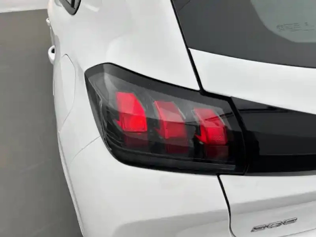 Peugeot 208 puretech 75 s&amp;s bvm5 — photo 42