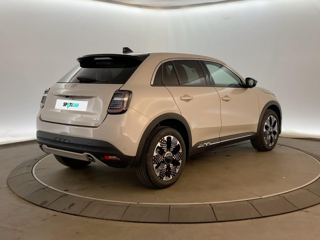 Fiat 600 t-gen 3 1.2 hybrid 110ch edct6 la prima — photo 7