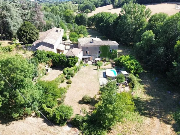 Propriété 10 pièces 286 m²