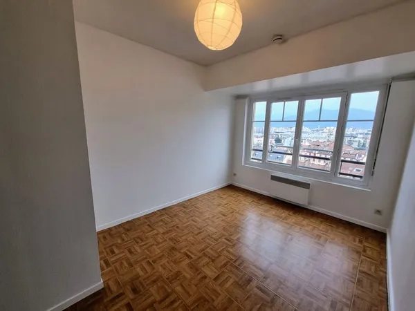 Appartement Location Grenoble 1p 14m² 311€
