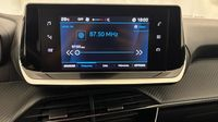 Peugeot 208 1.2 PureTech 100ch S&S Allure 118g — photo 18