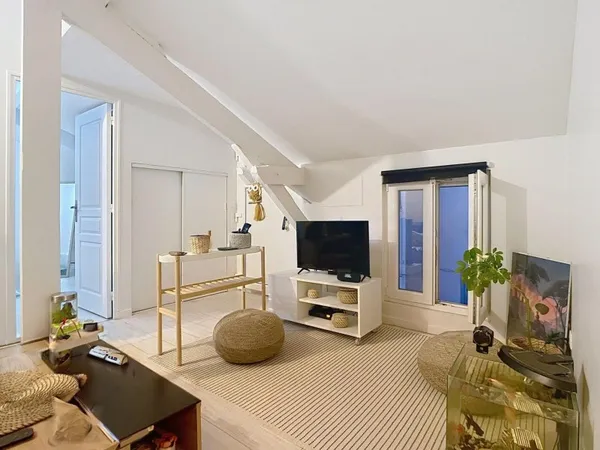 Investisseur/1er achat! T2 de 29 m² à 850 m RER A
