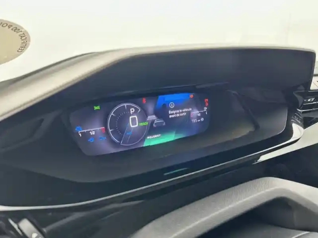 Peugeot 308 phev 180 e-eat8 — photo 10