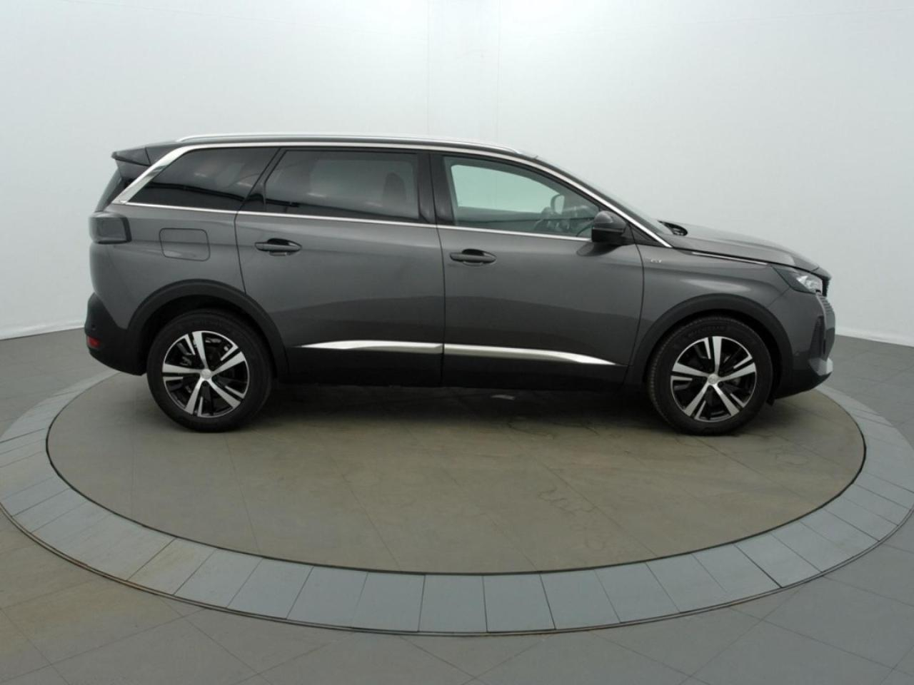 Peugeot 5008 1.2 puretech 130 gt + toit ouvrant / vision 360 / — photo 4