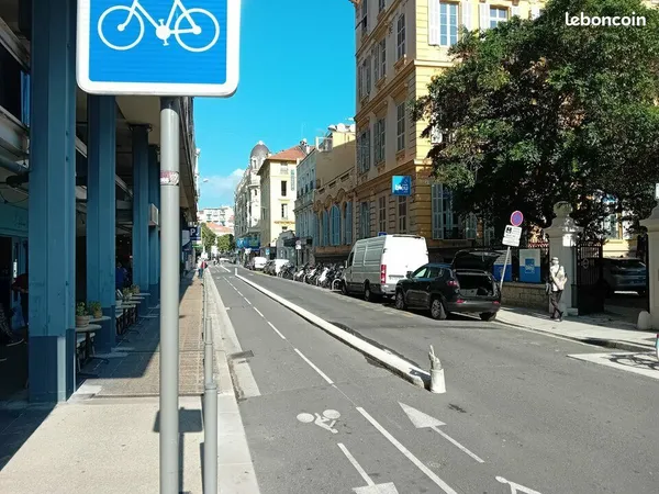 LOCAL COMMERCIAL 35 m² NICE