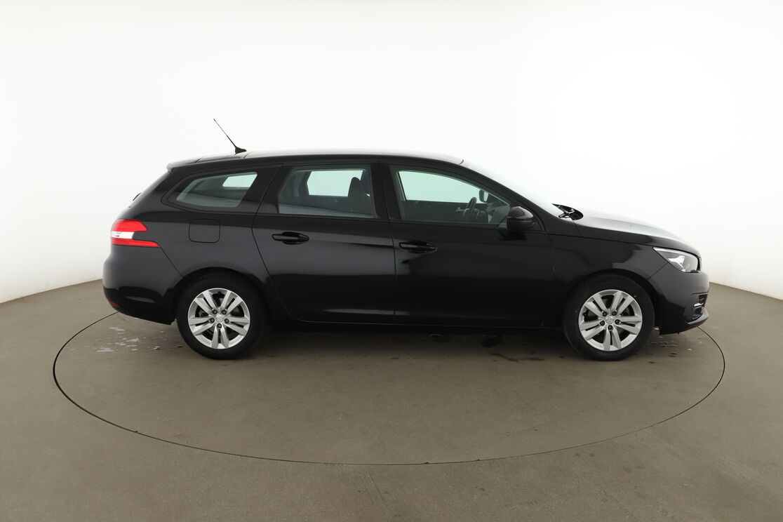 Peugeot 308 SW 1.5 Blue-HDi Active Business EAT8 — photo 6