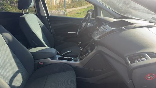 Ford C-max 1.0 EcoBoost 100 - Titanium – 2014 – 141541 km – Essence – Boîte Manuelle — photo 9